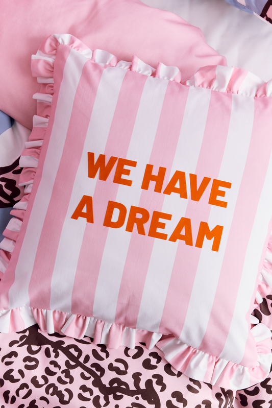 Dream koristetyynynpäällinen koristetyynyt-ja-koristetyynynpaalliset