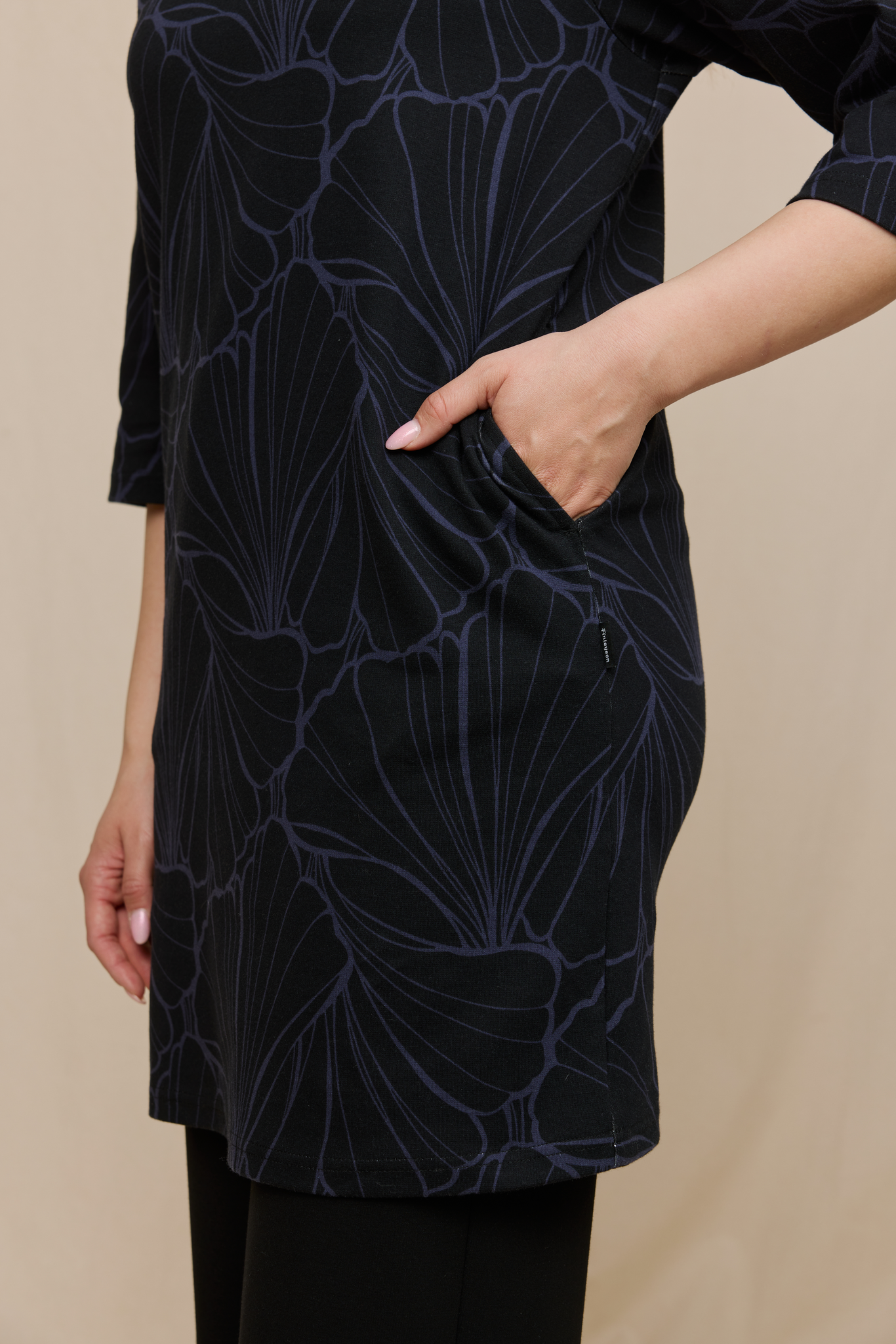 22950721004_7; Finlayson LILIA Mekko Musta / L 